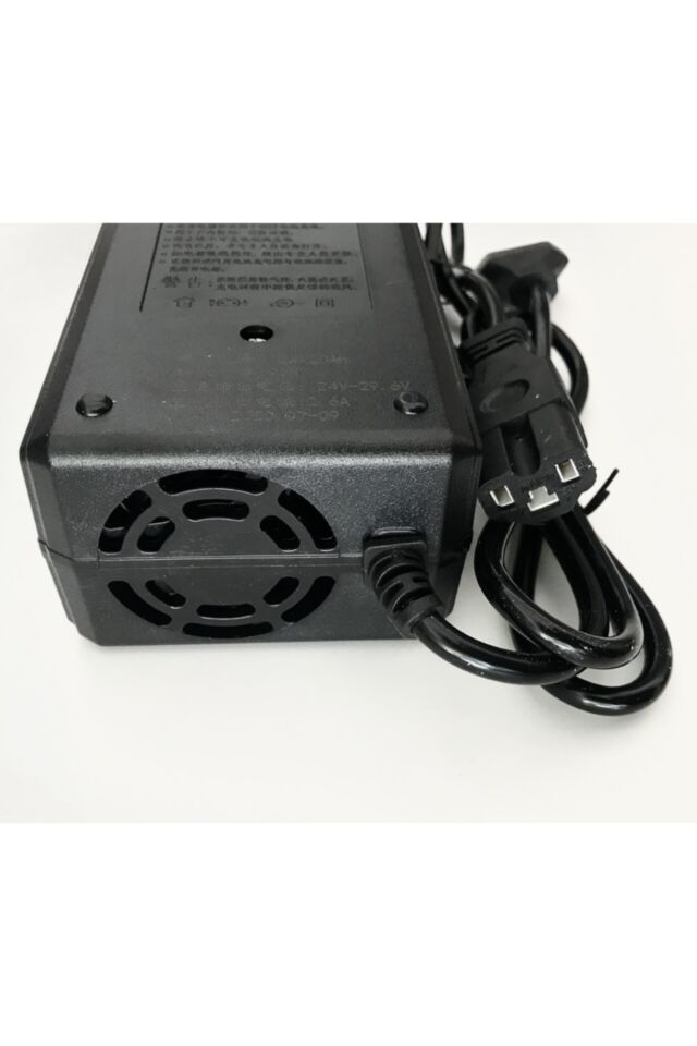48v 20a Elektrikli Bisiklet Şarj Adaptörü Cihazı 48 Volt 20 Amper Siyah